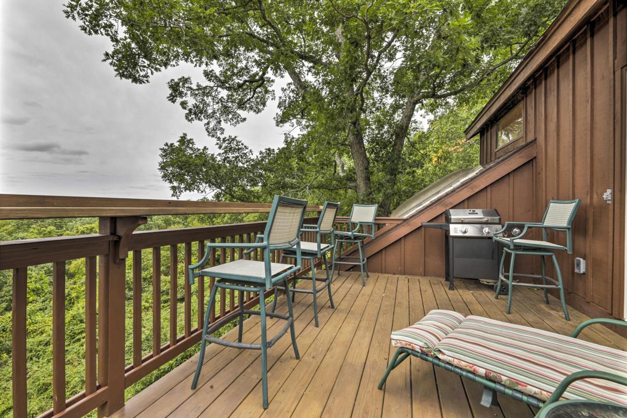 Private Guest House With Deck And Spectacular Views! Uncasville Eksteriør billede
